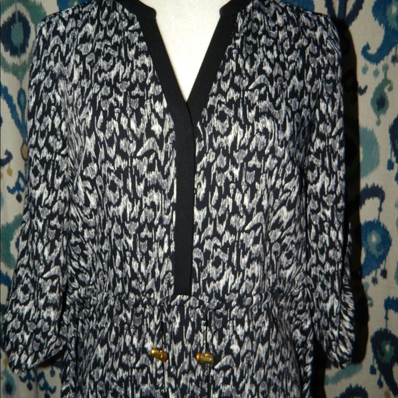 Cute flowy dress - Picture 2 of 4